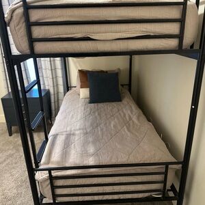 Twin Beddy  Cream Bedding Set